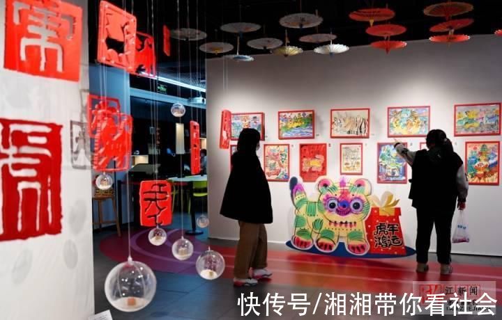 董旭明#赏萌虎迎虎年杭州这个艺术作品展吸引众多目光